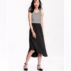 Cute maternity color block midi dress